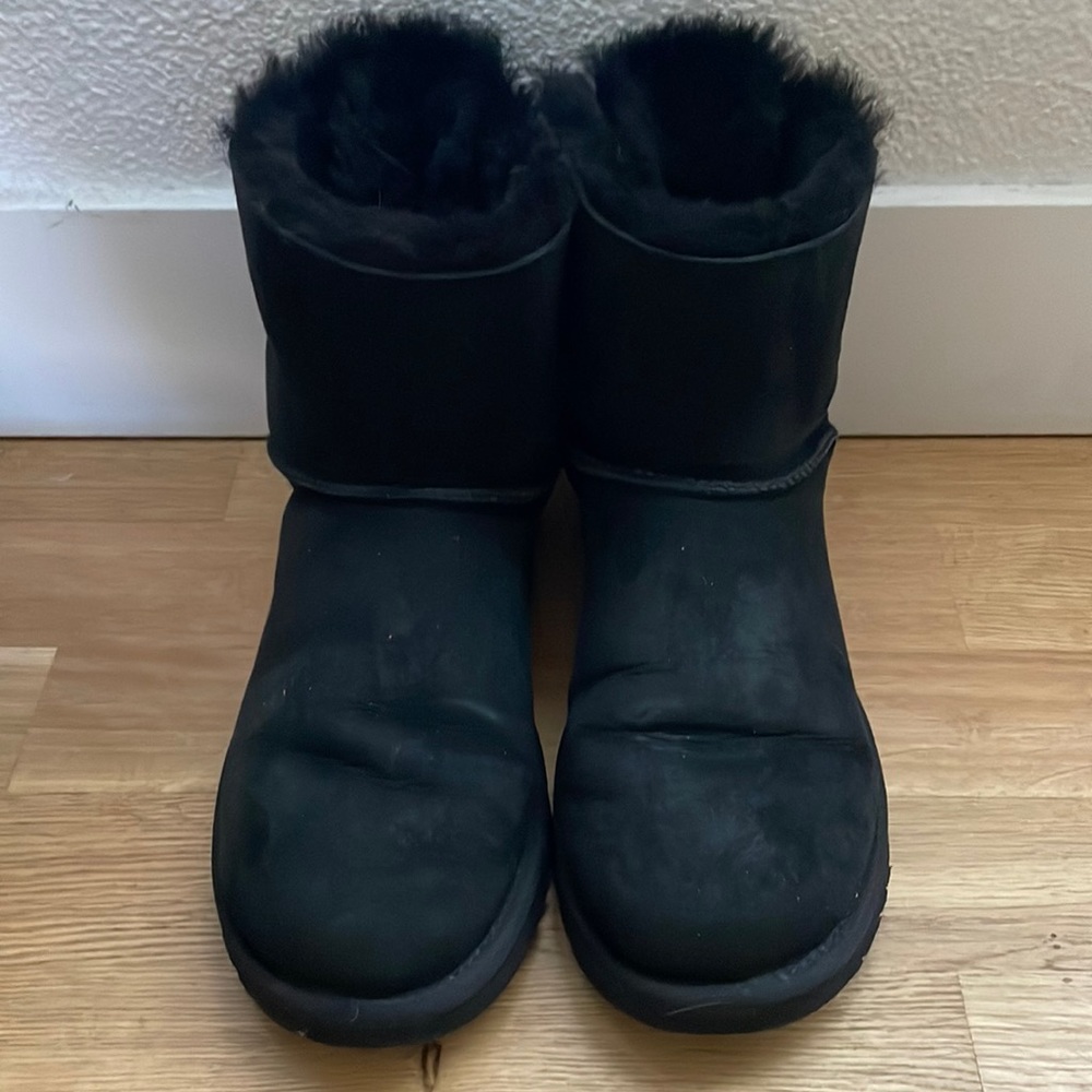 Ugg Bailey Bow - image 1